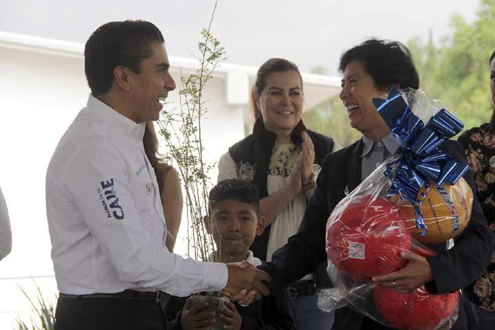 Corregidora destina 1.2 mdp para dignificar espacio educativo en La Poza