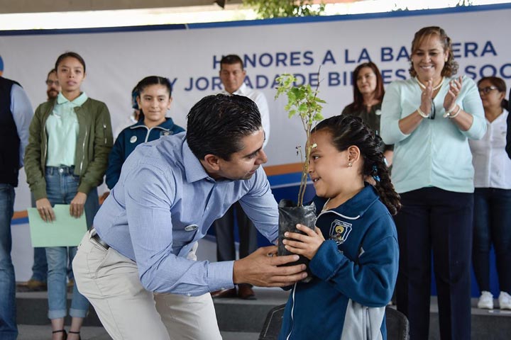 Corregidora Avanza Contigo continúa apoyando la economía de las familias; señaló Roberto Sosa