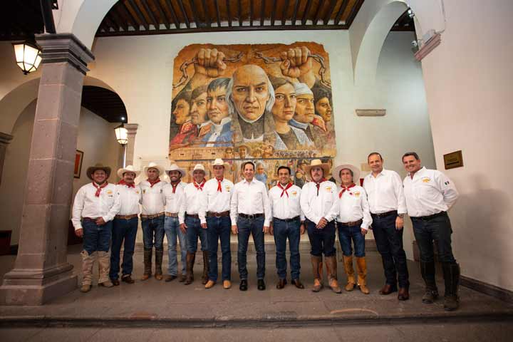 Inicio la Cabalgata Histórica de la Conspiración “Ignacio Pérez”; Francisco Domínguez entregó el mensaje