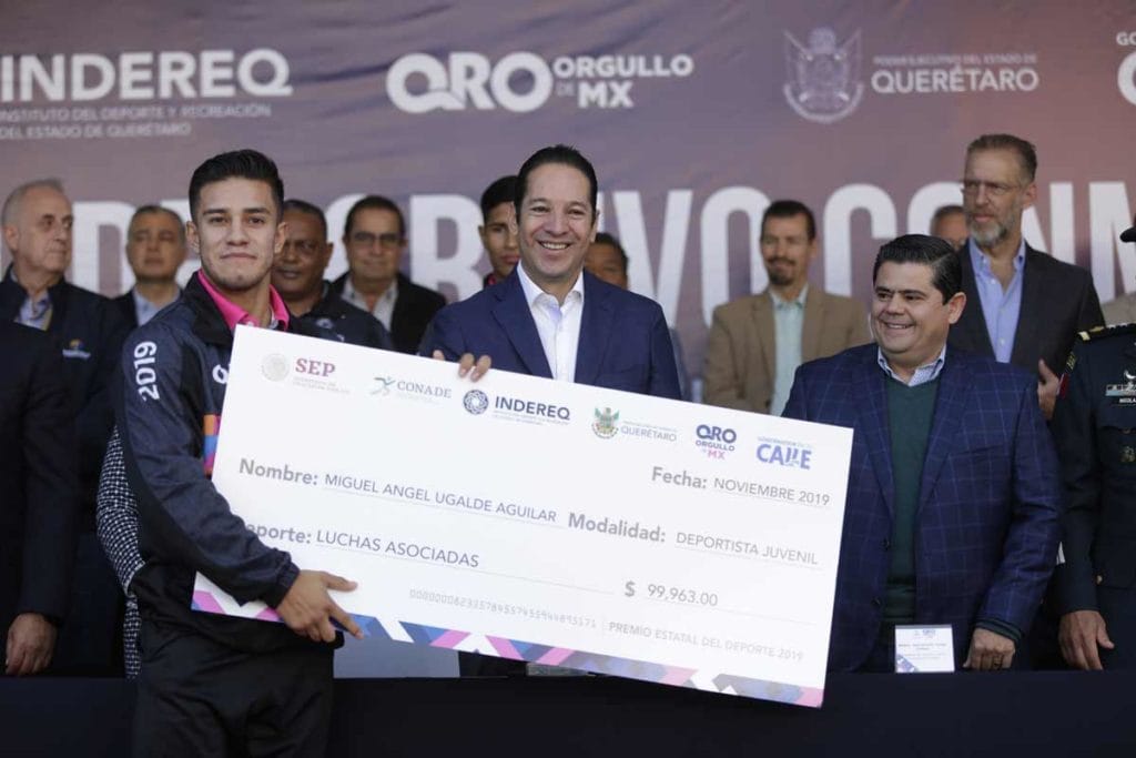 Francisco Domínguez presidió el Desfile al CIX Aniversario de la Revolución Mexicana en Querétaro