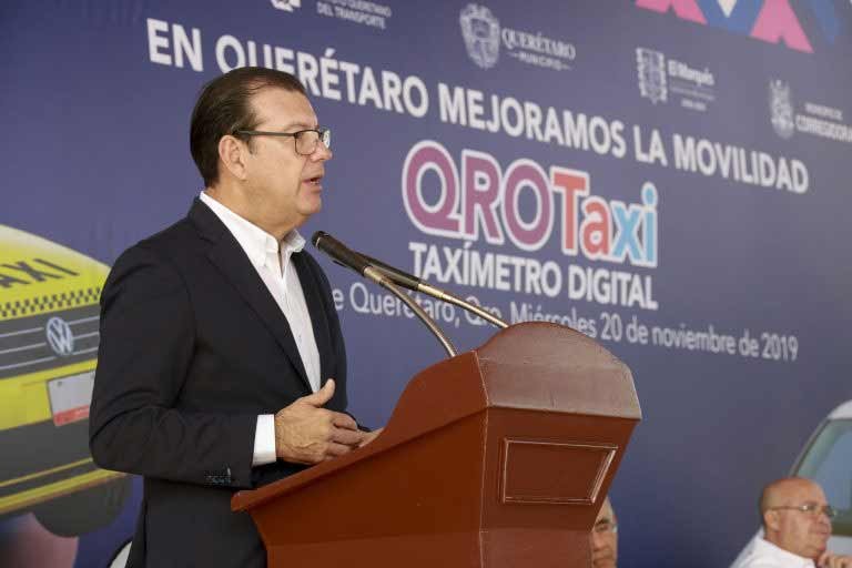 Presentan QroTaxi, el taxímetro digital desarrollado en Querétaro