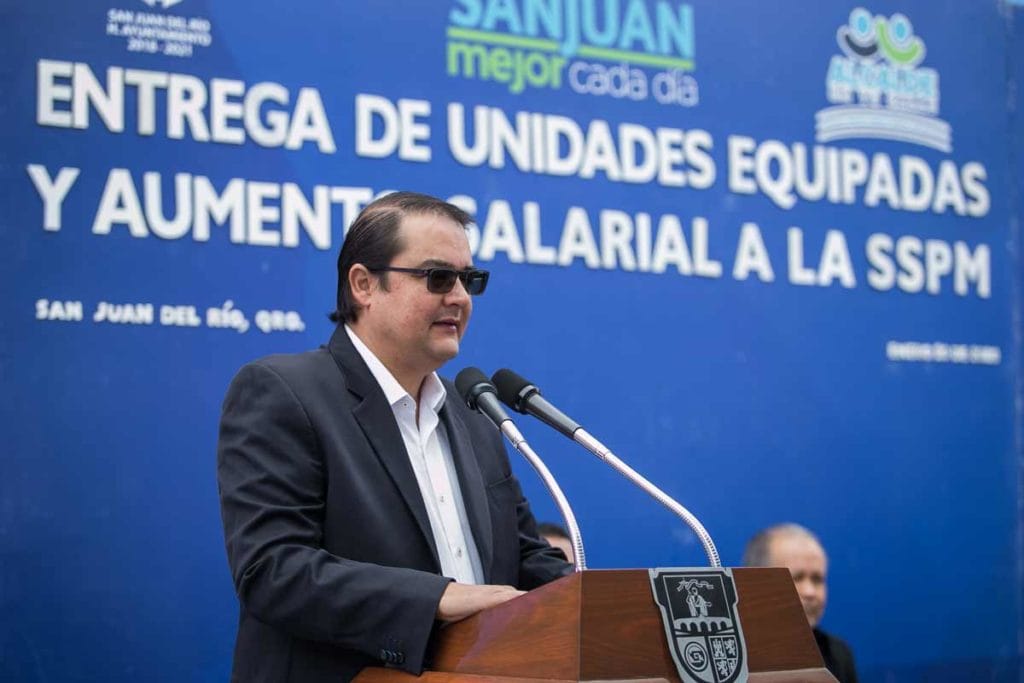 Memo Vega, entregó equipamiento a la Secretaría de Seguridad Pública Municipal de San Juan del Río