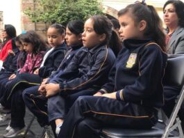 Niños y niñas de primaria y secundaria podrán usar falda o pantalón, según elijan
