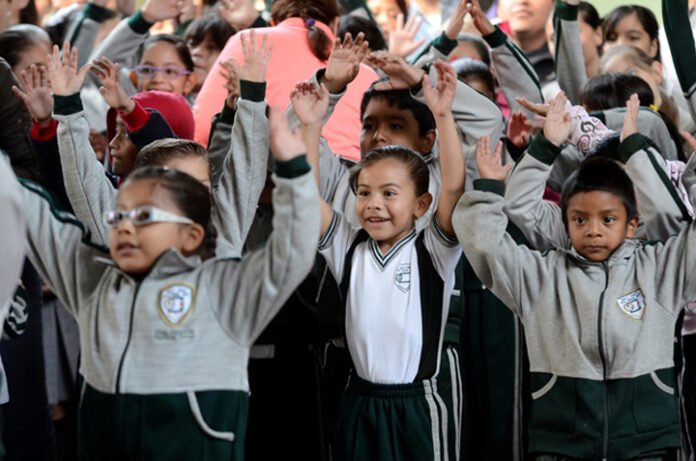 Salen de vacaciones 464 mil 166 alumnos de escuelas públicas y privadas en Querétaro.