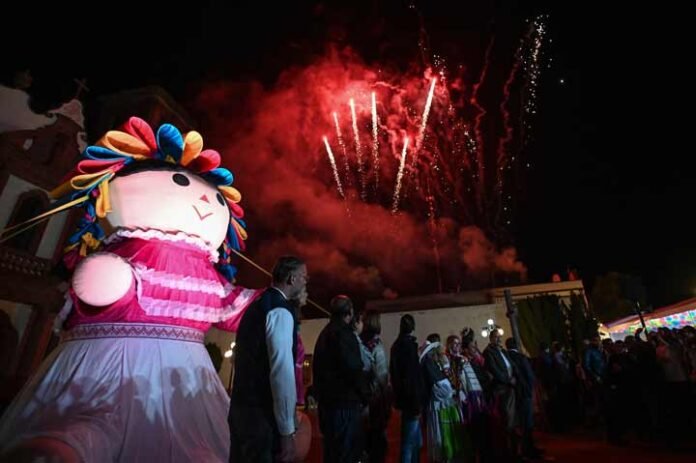 FDS y Lele inauguraron el 18º Encuentro de las Culturas Populares y los Pueblos Indígenas en Querétaro
