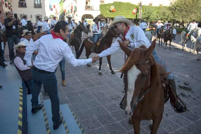 Inicio la Cabalgata Histórica de la Conspiración “Ignacio Pérez”; Francisco Domínguez entregó el mensaje