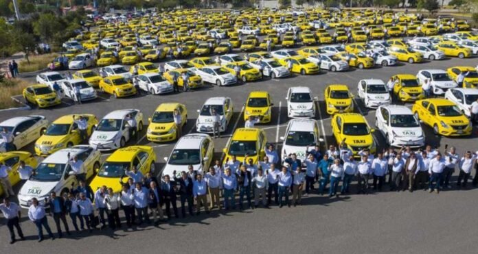 Presentan QroTaxi, el taxímetro digital desarrollado en Querétaro