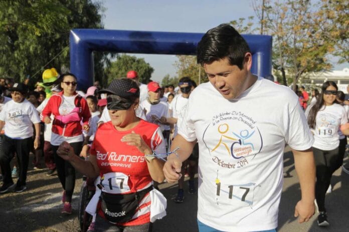 Conmemoran Día Internacional de Personas con Discapacidad en Corregidora con carrera paralímpica