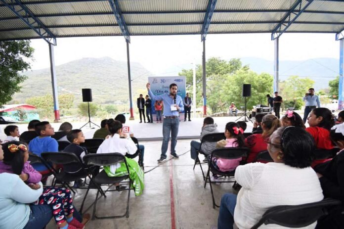 Se reúne Agustín Dorantes con militancia panista de la Sierra Gorda