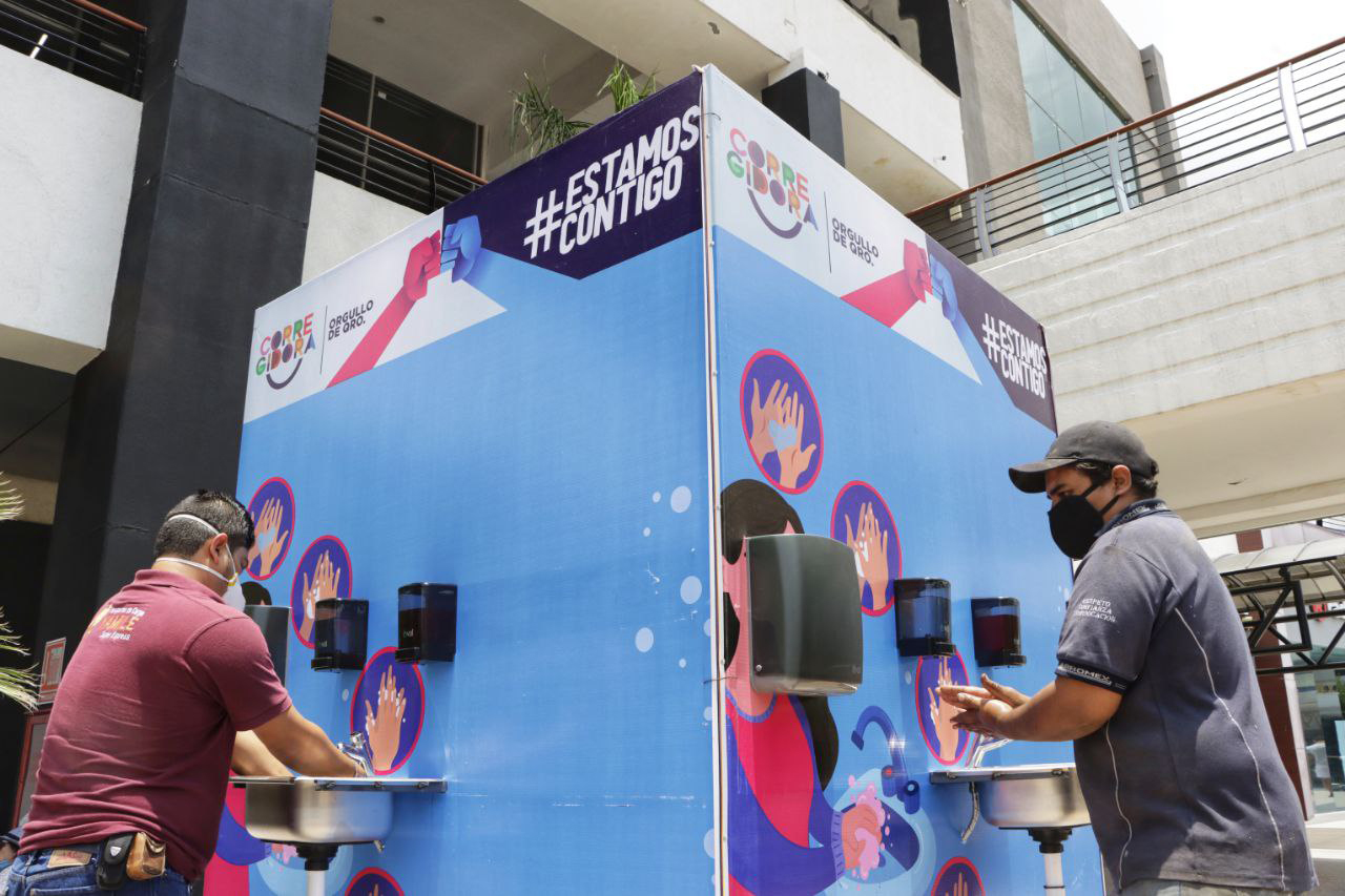 Instalan lavabos para sanitización en zona de bancos y centro comercial de Corregidora