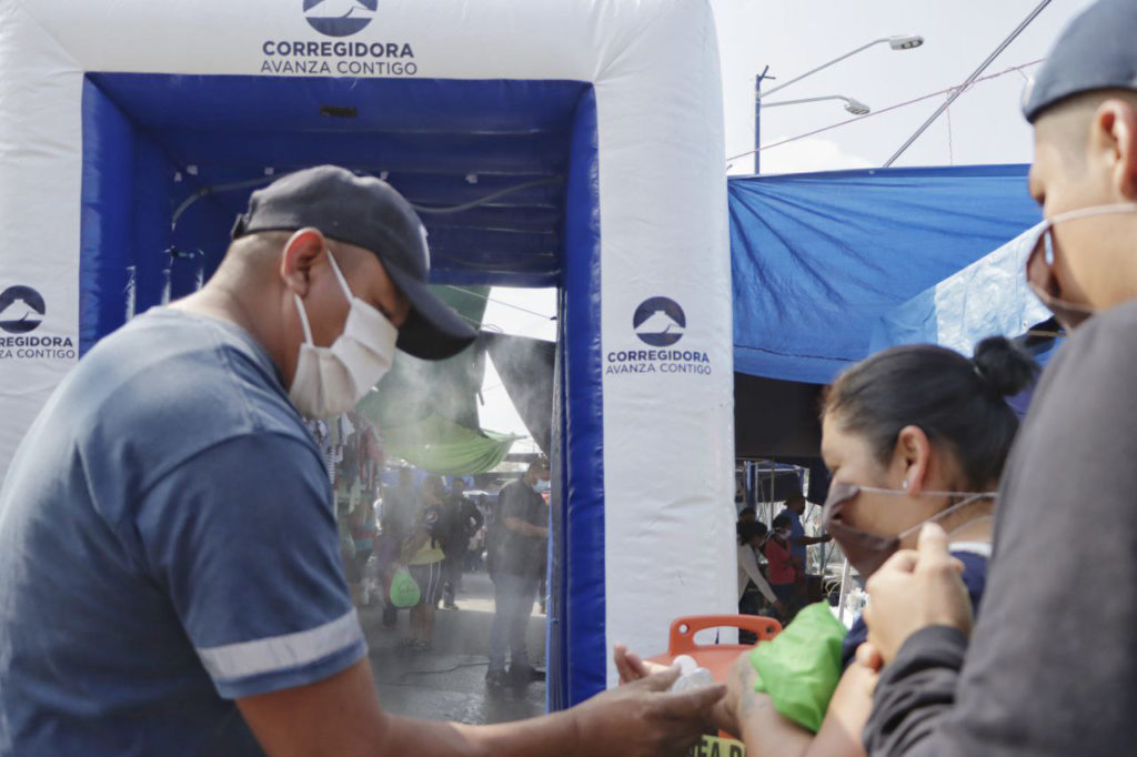 Instalan lavabos para sanitización en zona de bancos y centro comercial de Corregidora