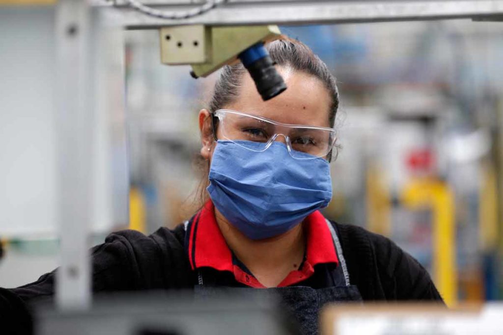 Supervisa Gobernador la implementación de medidas sanitarias en la empresa Hitachi Cable