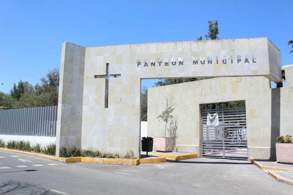 Panteones municipales permanecerán cerrados este Día del Padre