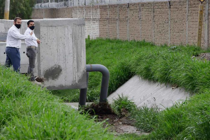 Supervisa Roberto Sosa avance de obra y funcionamiento de infraestructura pluvial