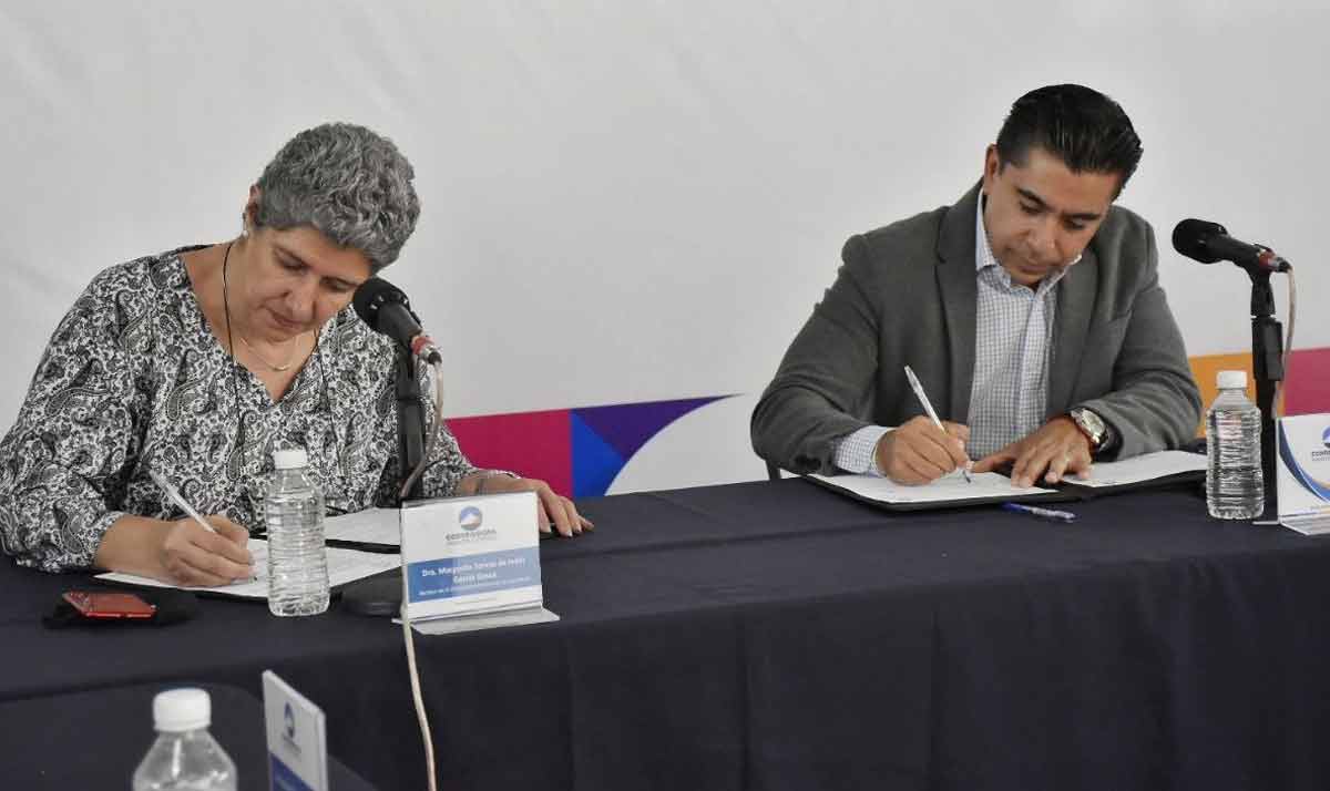 Firma Corregidora convenio de colaboración con la UAQ