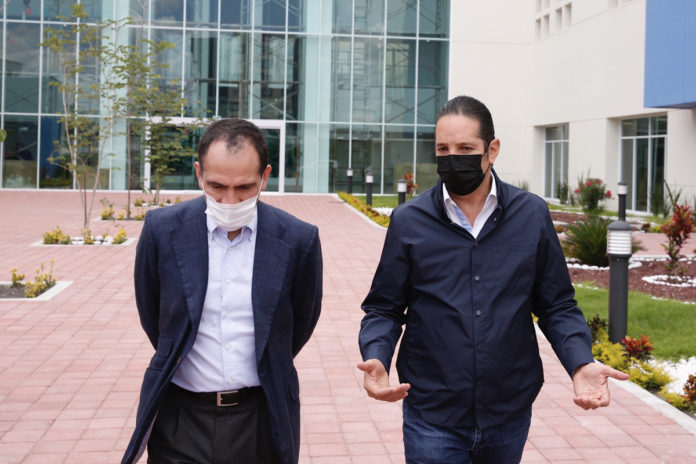 Francisco Domínguez y el titular de la SHCP, Arturo Herrera, recorren obras de infraestructura que se realizan en Querétaro
