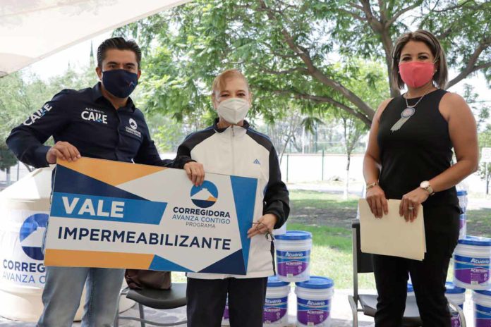 Entregan apoyos para vivienda en Corregidora