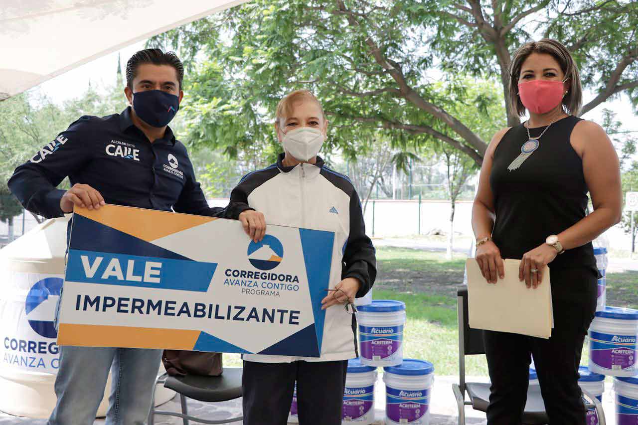 Entregan apoyos para vivienda en Corregidora