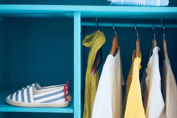 ¿Cómo organizar tu closet para alargar la vida de tu ropa?