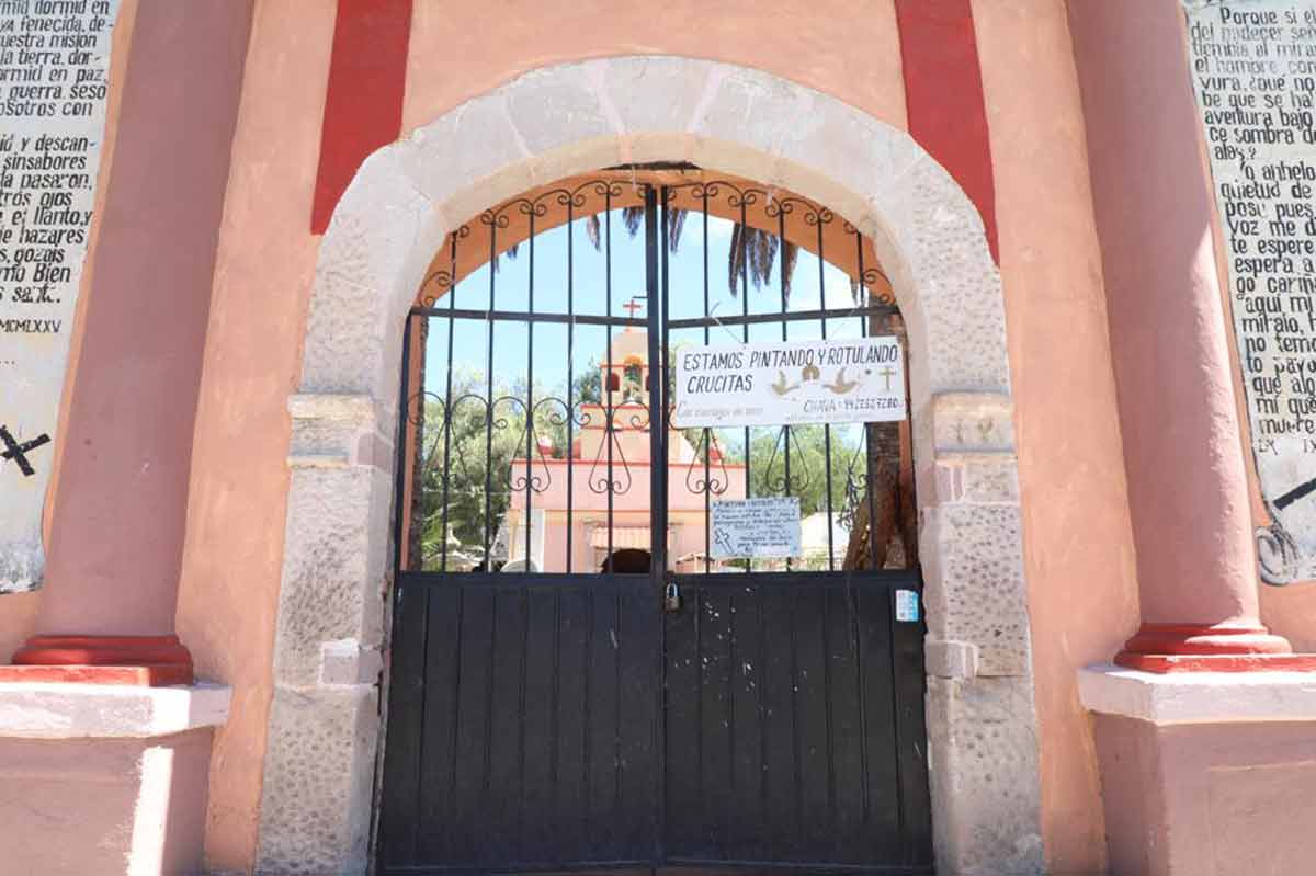 Municipio de Colón limpiará y colocará ofrendas en panteones para evitar contagios por aglomeración