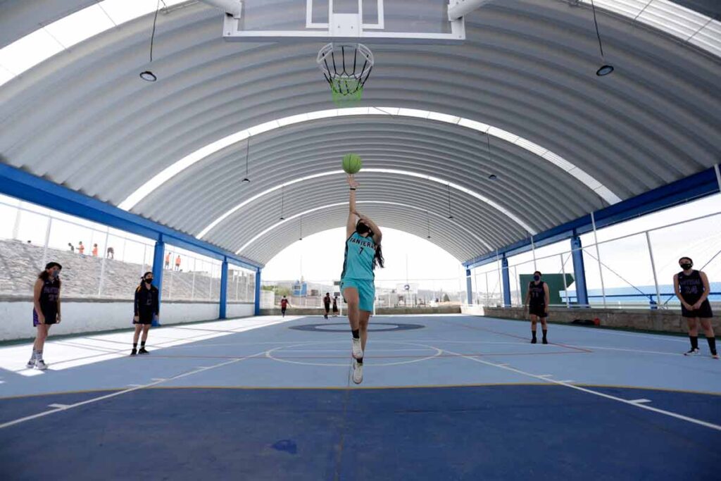 Entregan Francisco Domínguez y Roberto Sosa obras de mejoramiento en la Unidad Deportiva Candiles