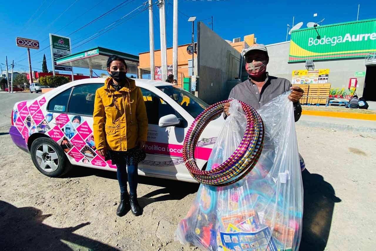 Fracción de Querétaro Independiente realizan entrega de juguetes en la capital