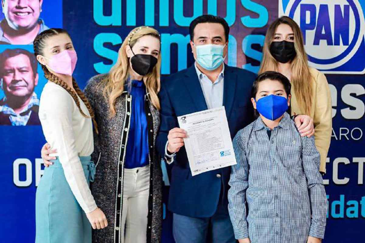 Luis Nava se registra como precandidato del PAN a la Presidencia Municipal de Querétaro