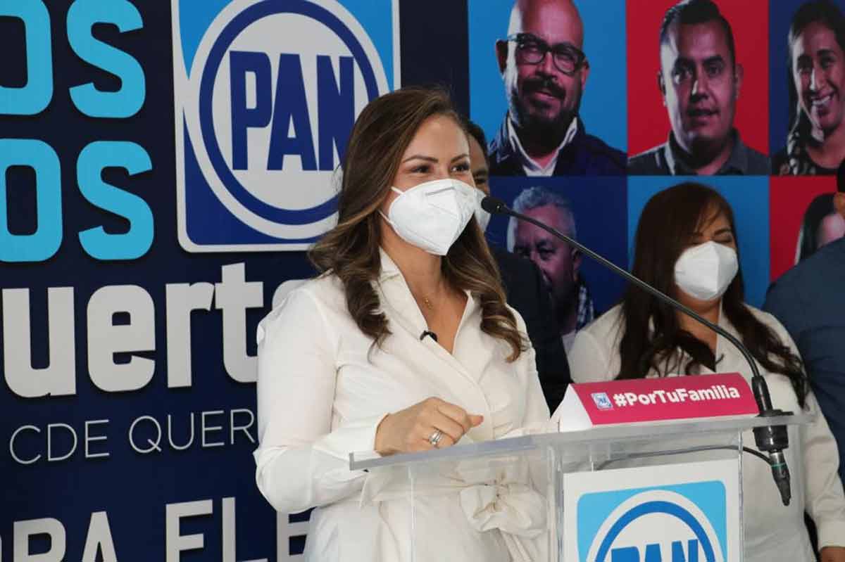 Sonia Rocha se registra por la candidatura al 1er Distrito Federal
