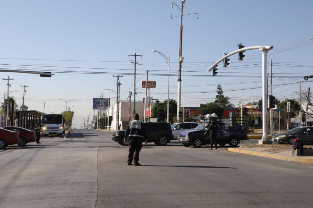 Con regeneración de Av. Pie de la Cuesta se habilitarán estacionamientos gratuitos