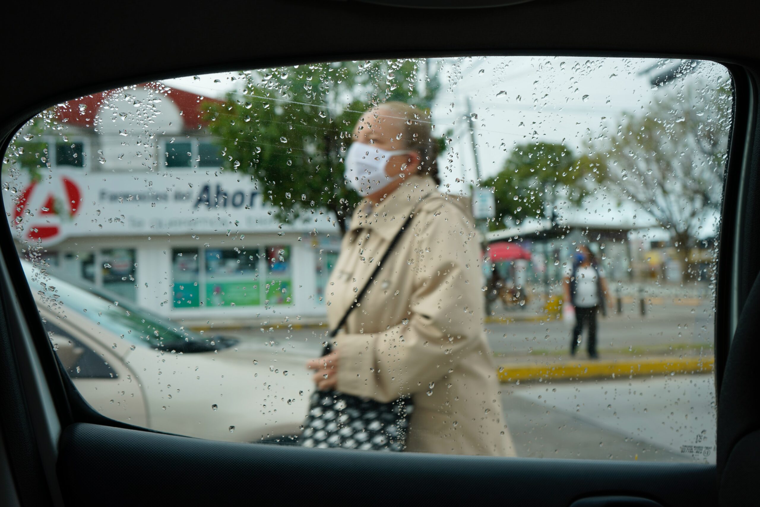 Doble cubrebocas y otros trucos reducen exposición al coronavirus considerablemente