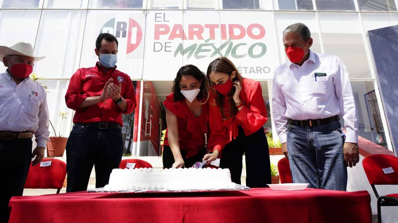 Abigail Arredondo y María Aleman encabezan en Querétaro celebración del XCII Aniversario de la Fundación del PRI