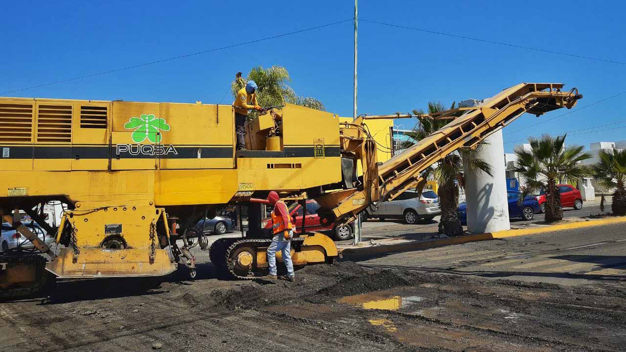 Rehabilita municipio de Corregidora avenida Camino Real, inician obras de mantenimiento vial