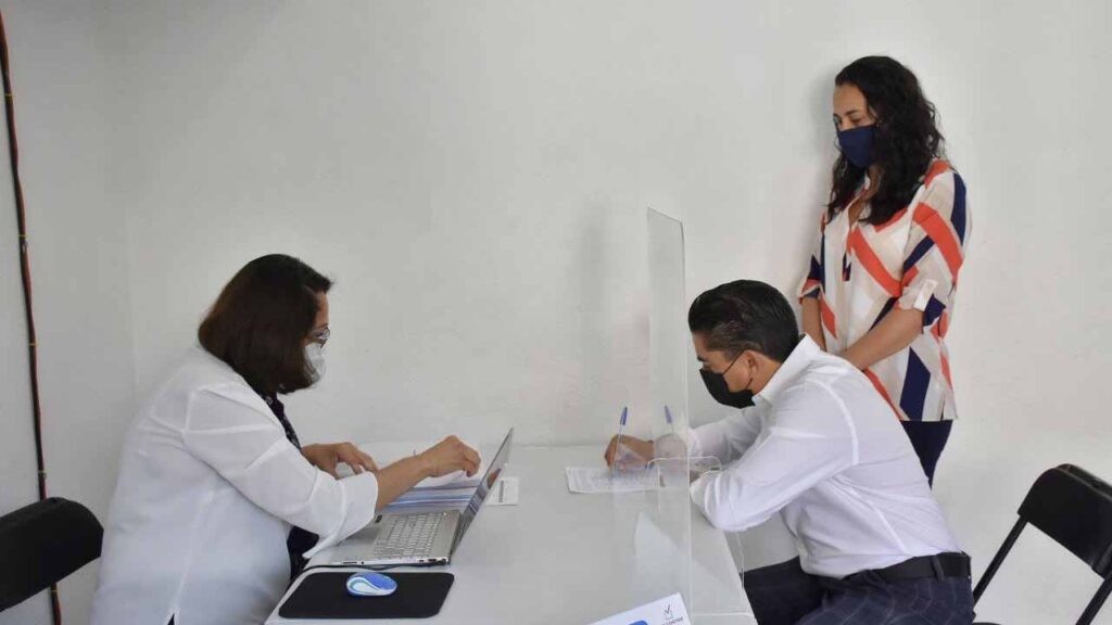 Roberto Sosa se registra ante el IEEQ como candidato a la Presidencia Municipal de Corregidora