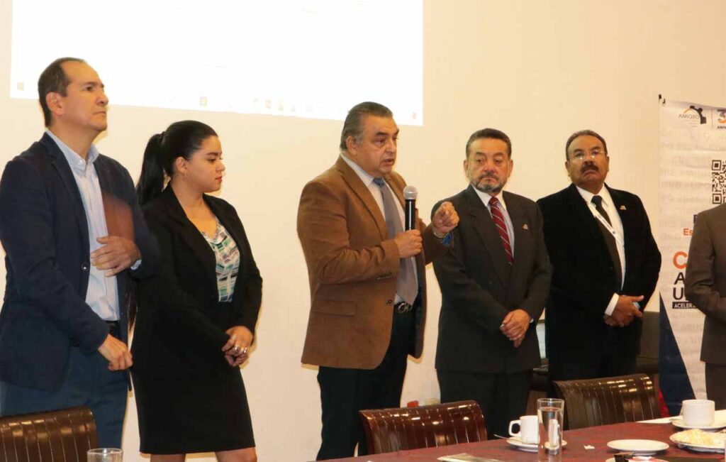 Reeligen a José Luis Cámara como presidente de AMIQRO