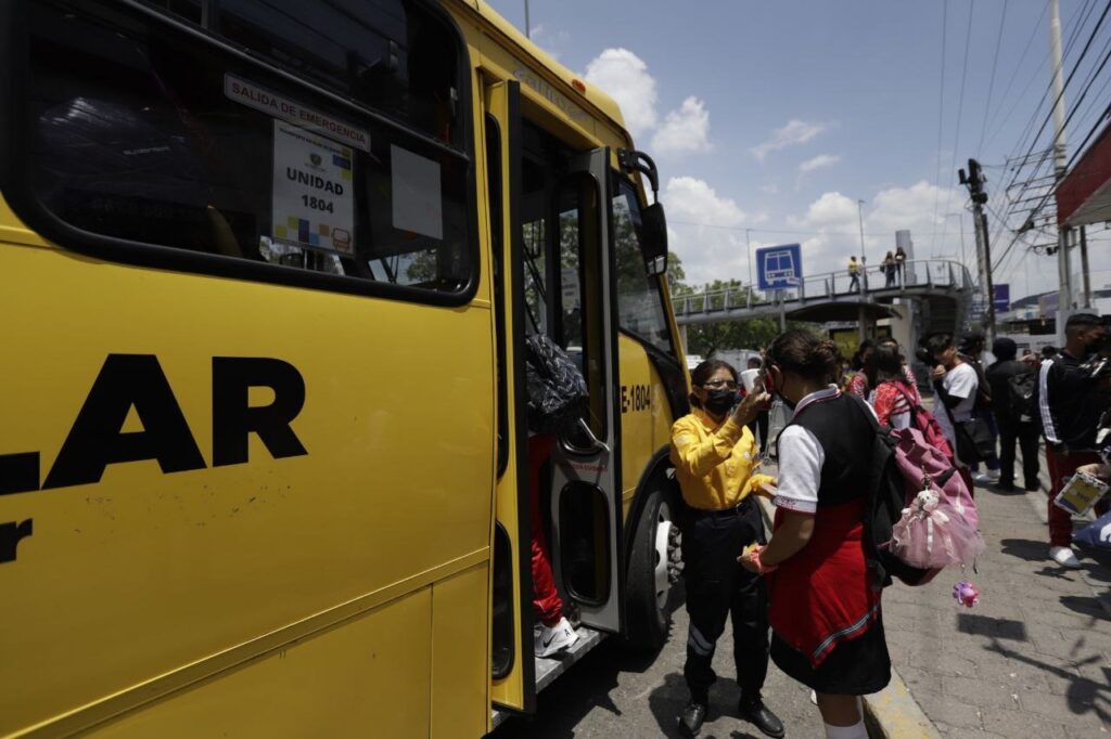 En Querétaro, regresan a clases 376 mil estudiantes de escuelas ...
