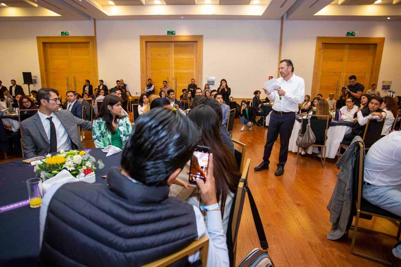 Invita Mauricio Kuri, a jóvenes, a participar y decidir el futuro de Querétaro