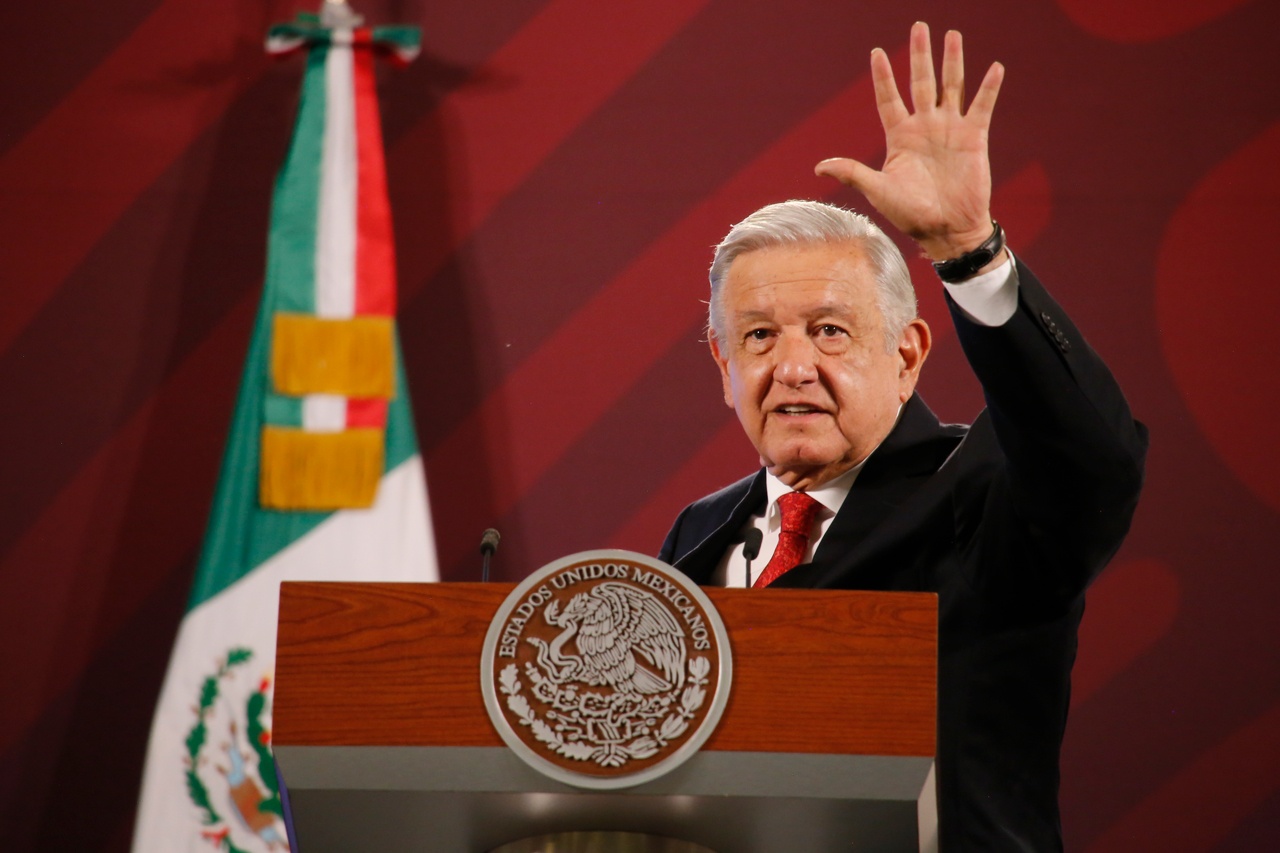A 5 años de AMLO, análisis reprueba administración en salud, educación y economía