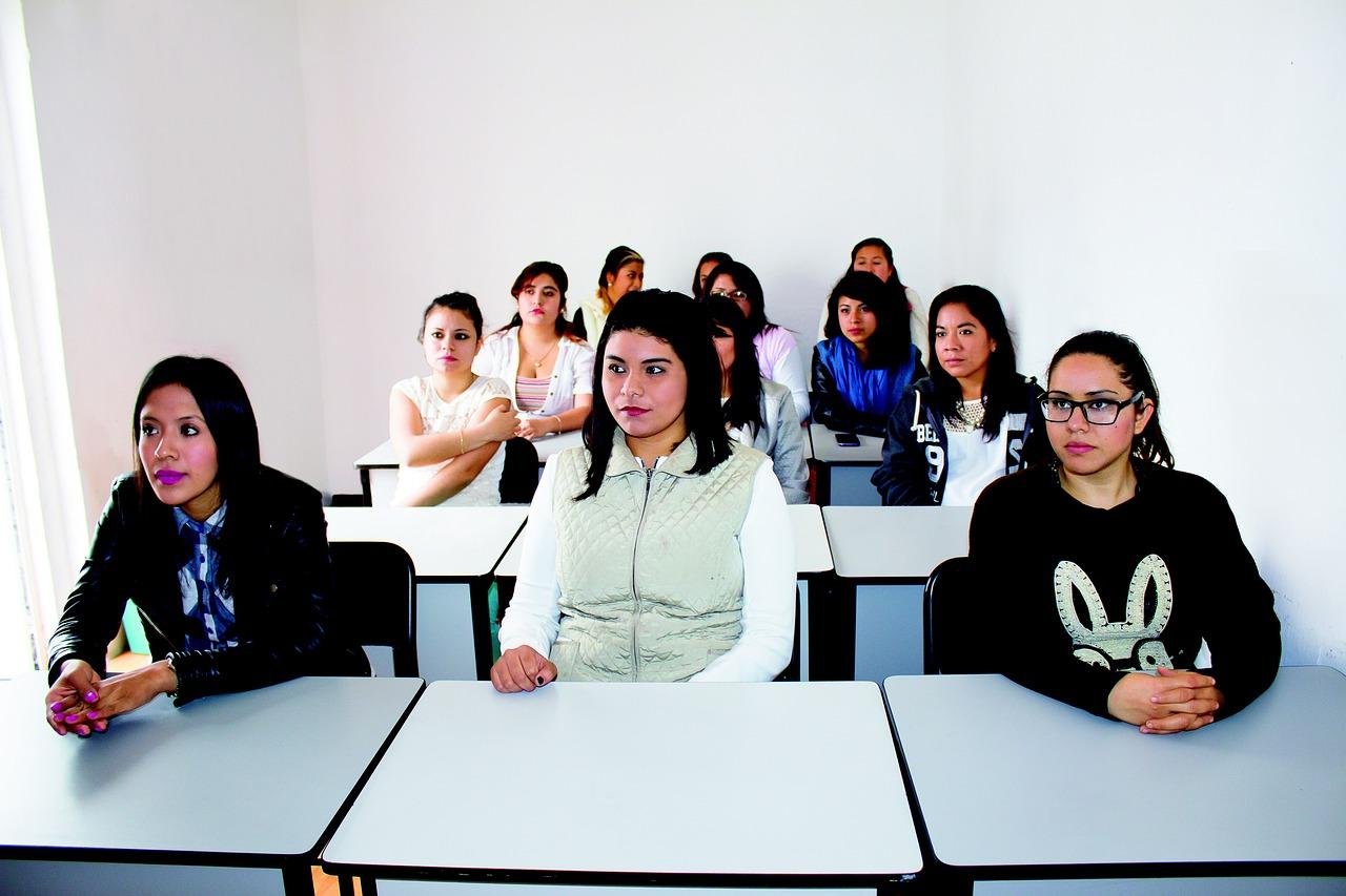 Jóvenes mexicanos tienen como carrera favorita a derecho: IMCO