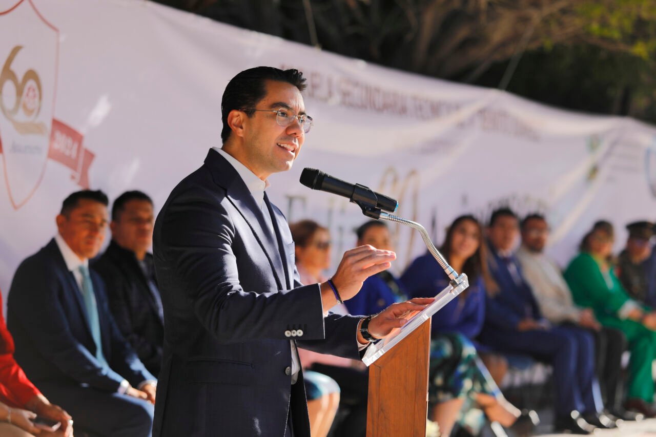 En Querétaro le apostamos a la educación para cambiar el rumbo del país: Felifer