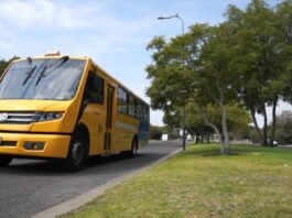 Propone Felifer incorporación de autobuses eléctricos para el transporte municipal gratuito