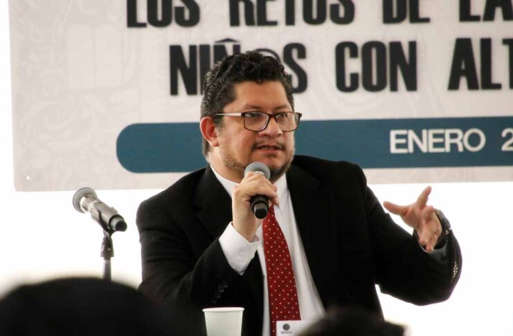 Analizan retos y avances en la educación de niños con altas capacidades en México