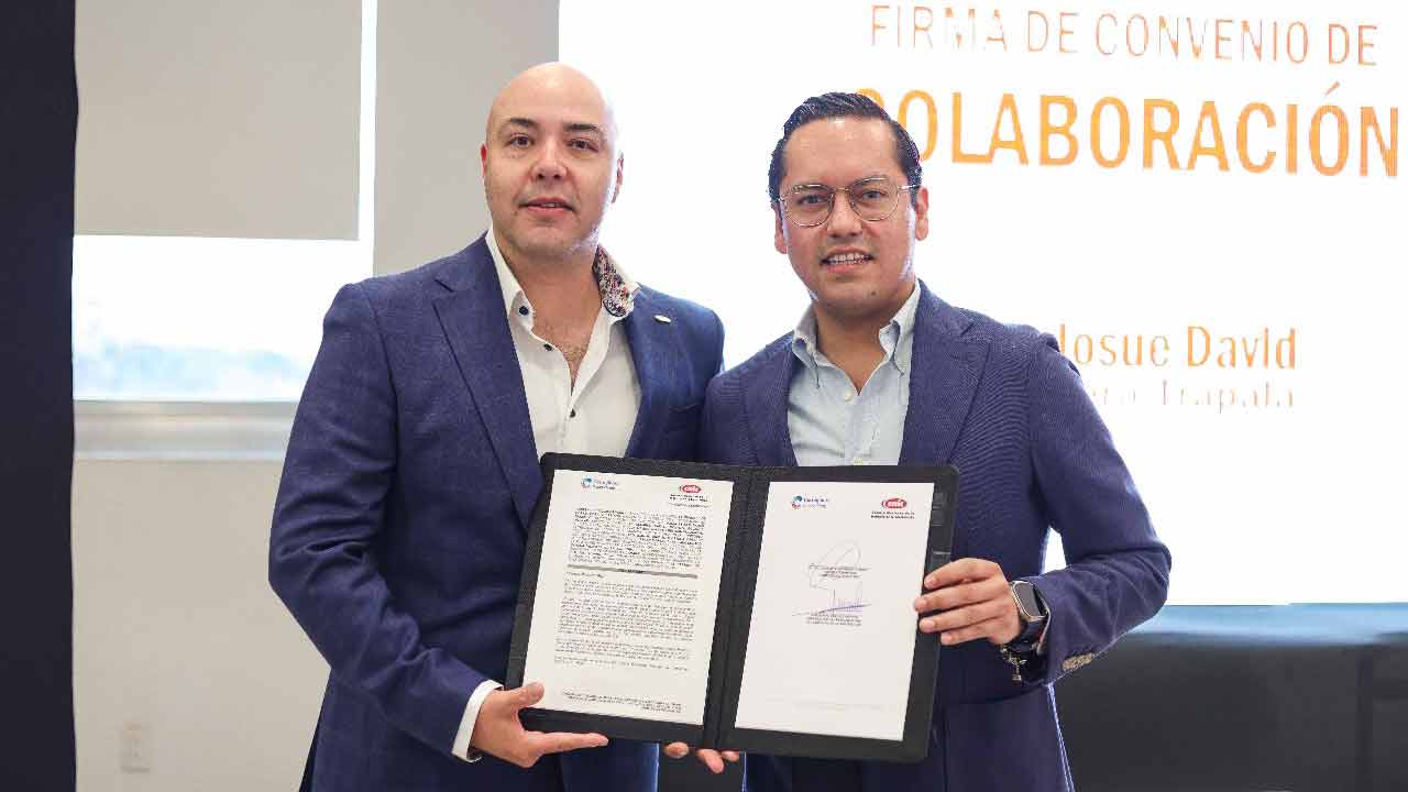 Chepe Guerrero firma convenio con la CMIC para fortalecer la obra pública en Corregidora