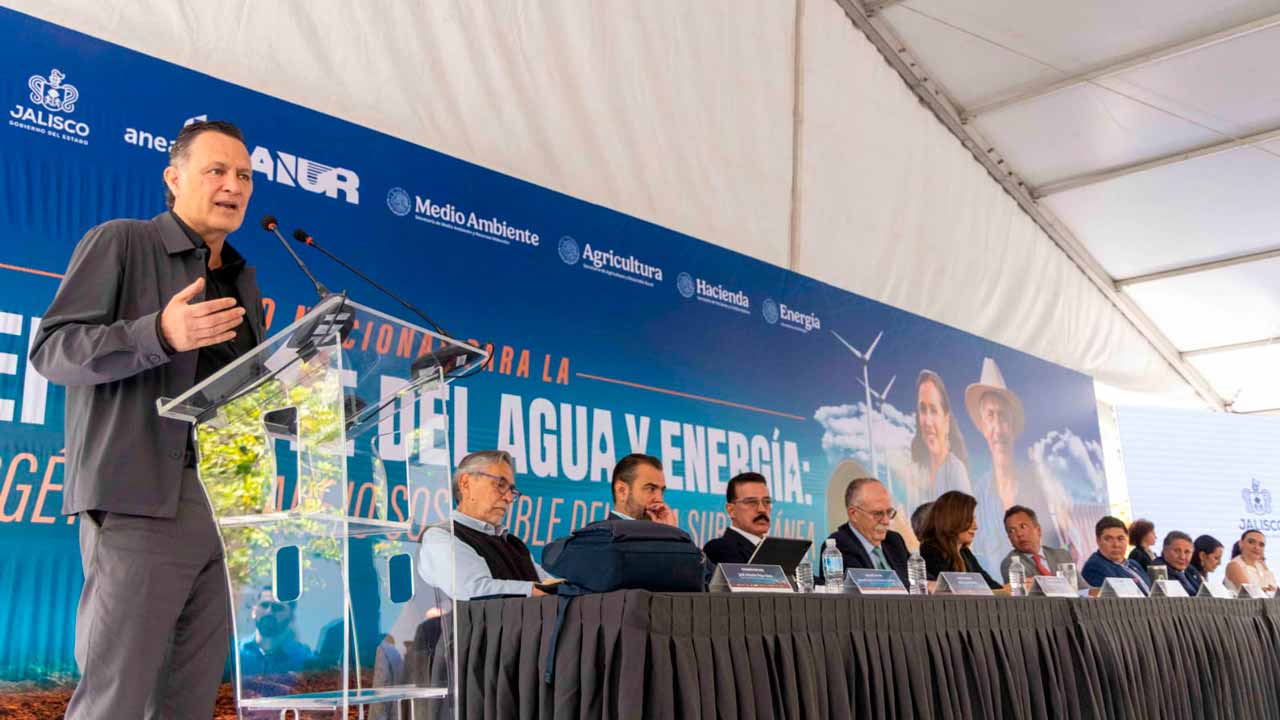 Kuri llama a unidad y política con resultados en foro nacional