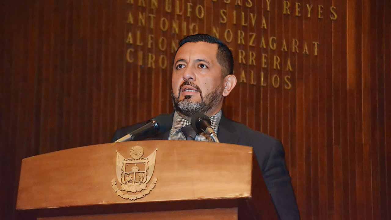 Carlos Alcaraz dirigirá proyecto del tren México Querétaro