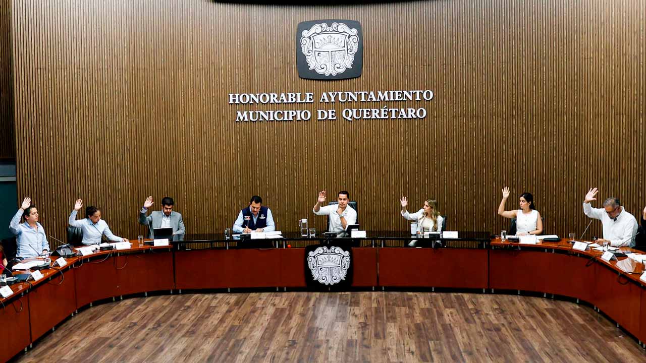 Cabildo de Querétaro aprueba donación de vehículos a municipios del estado