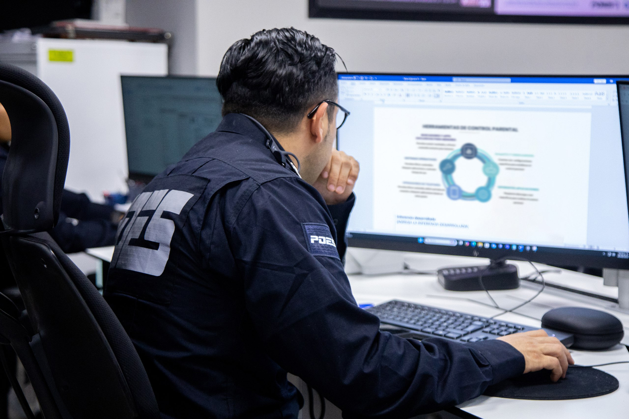 Alertan a padres sobre riesgos en menores y adolescentes al jugar videojuegos en línea