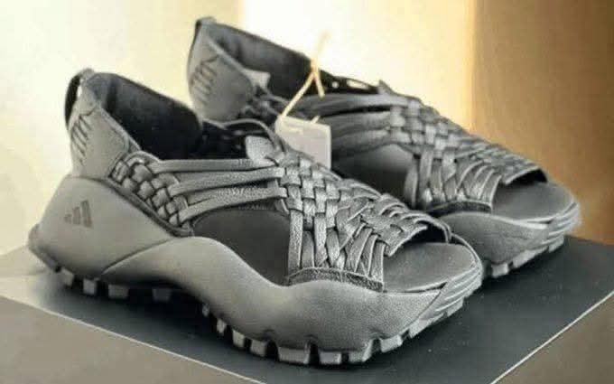 Polémica por sandalias Oaxaca Slip-On activa respuesta del gobierno federal