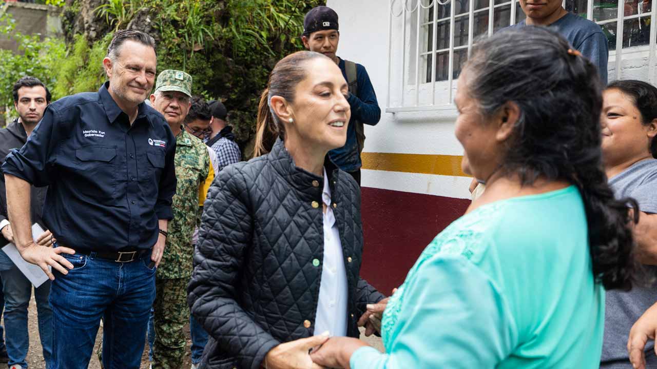 Sheinbaum recorrió zonas afectadas en la Sierra Gorda de Querétaro tras lluvias