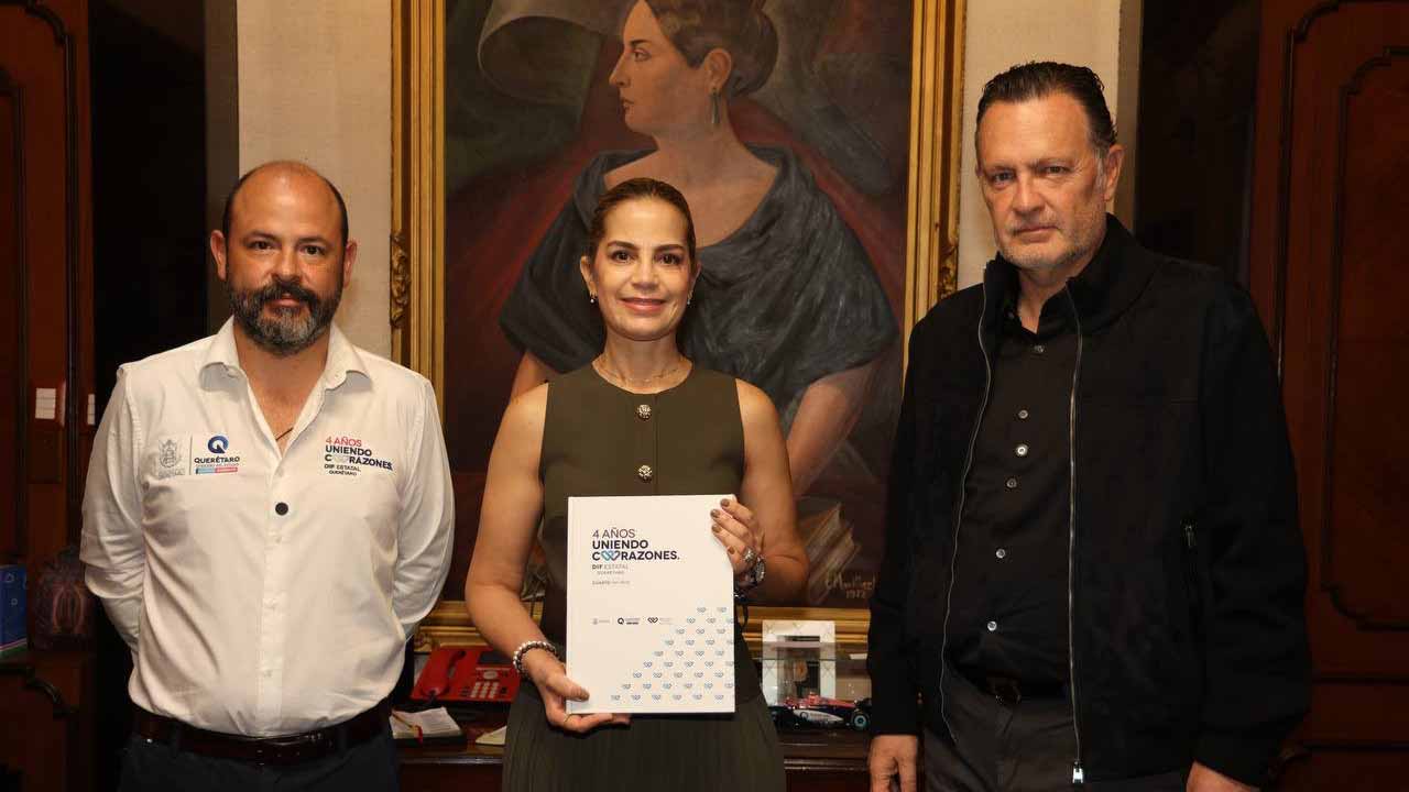 Car Herrera entrega IV Informe del SEDIF