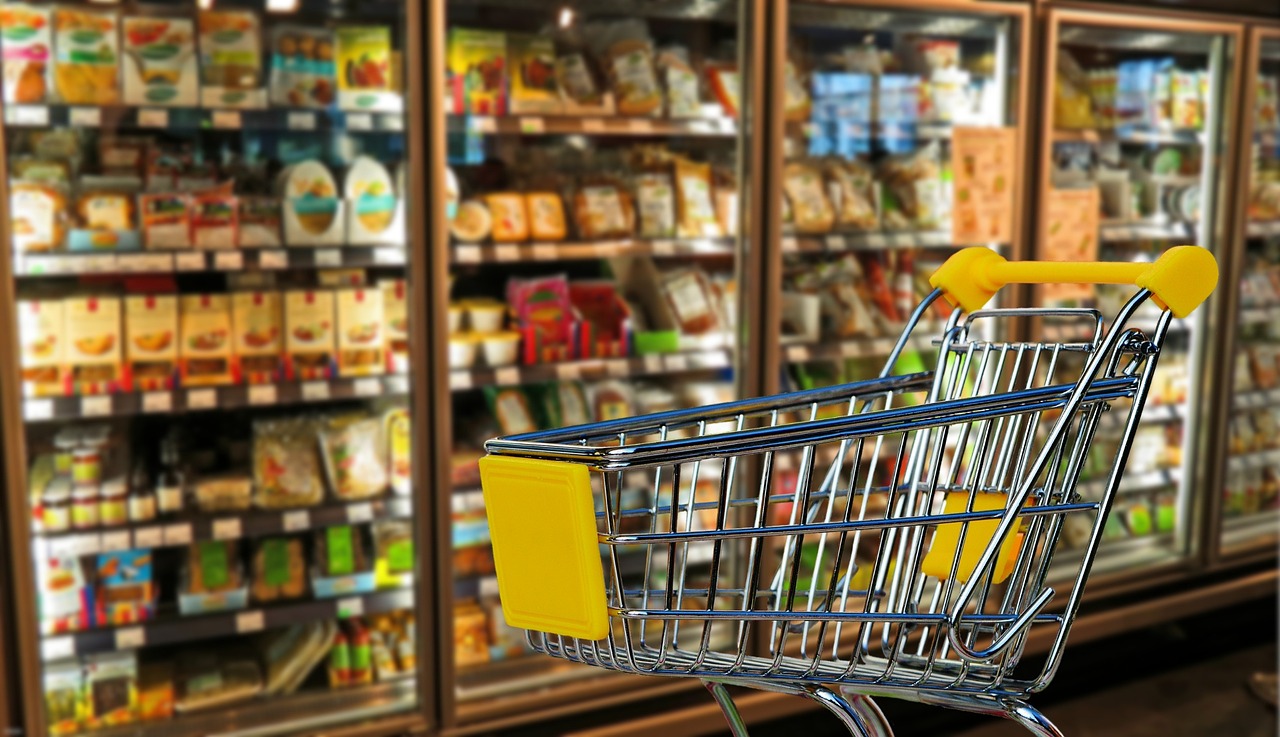 Adicción a alimentos ultraprocesados supera al alcohol y tabaco en adultos de mediana edad